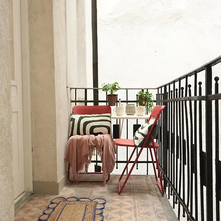 Chic 3br Gem In The 8th - Walk To Krudy St *