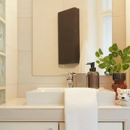Apartment Chic 3br Gem In The 8th - Walk To Krudy St Budapest