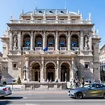 Apartment Chic 3br Gem In The Heart Of Budapest- Walk To Krudy St