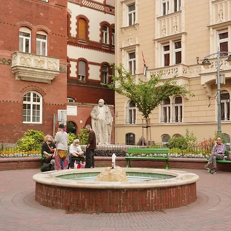 Chic 3br Gem In The 8th - Walk To Krudy St Apartman Budapest