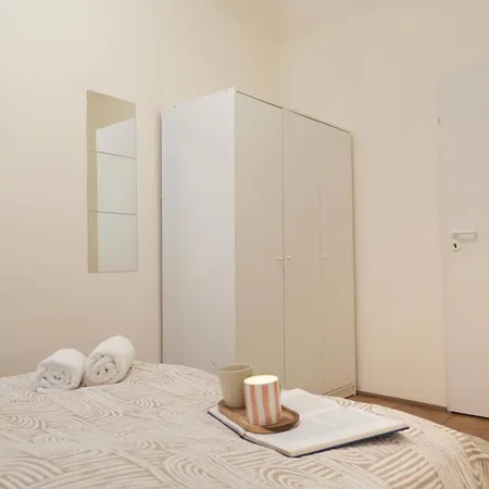 Chic 3br Gem In The 8th - Walk To Krudy St * Budapest