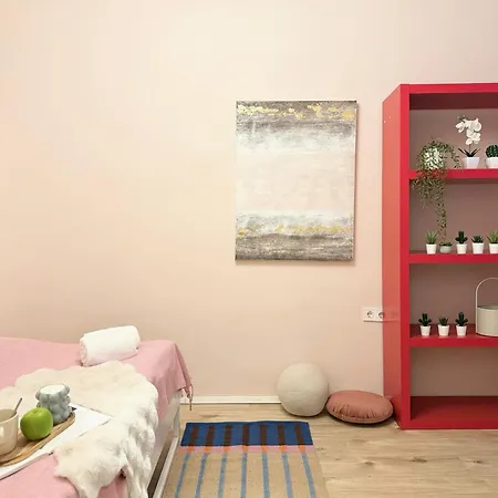 Chic 3br Gem In The 8th - Walk To Krudy St Apartman Budapest
