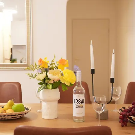 Chic 3br Gem In The 8th - Walk To Krudy St Budapest