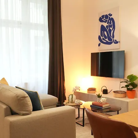 Chic 3br Gem In The 8th - Walk To Krudy St Apartman Budapest
