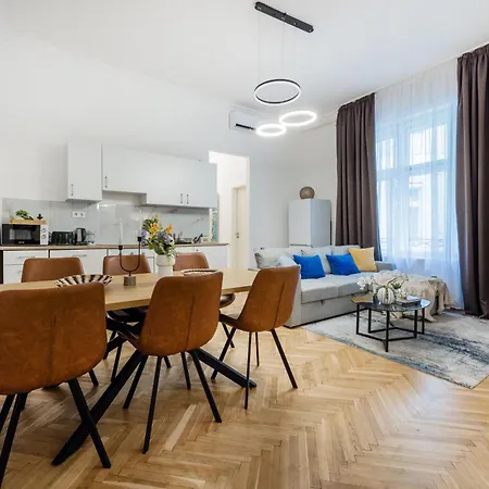 Chic 3br Gem In The Heart Of Budapest- Walk To Krudy St * 부다페스트