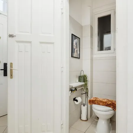 Chic 3br Gem In The Heart Of Budapest- Walk To Krudy St