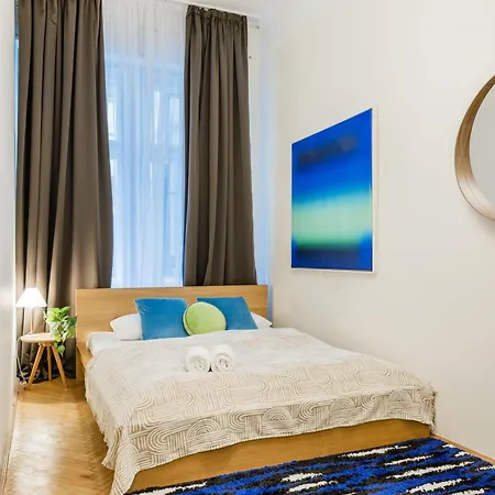 Chic 3br Gem In The Heart Of Budapest- Walk To Krudy St 아파트 부다페스트