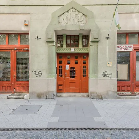 Chic 3br Gem In The Heart Of Budapest- Walk To Krudy St 아파트 *