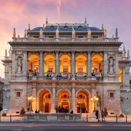 Chic 3br Gem In The Heart Of Budapest- Walk To Krudy St Lejlighed Budapest
