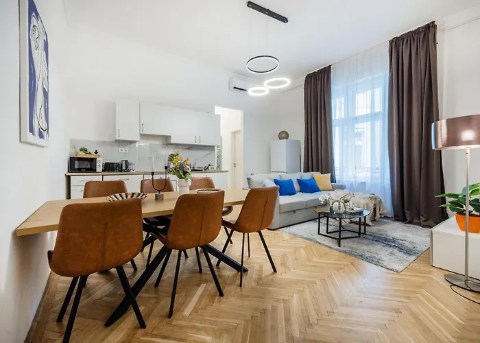 Chic 3br Gem In The Heart Of Budapest- Walk To Krudy St * 부다페스트