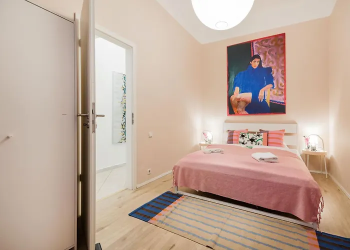 Chic 3br Gem In The Heart Of Budapest- Walk To Krudy St شقة بودابست