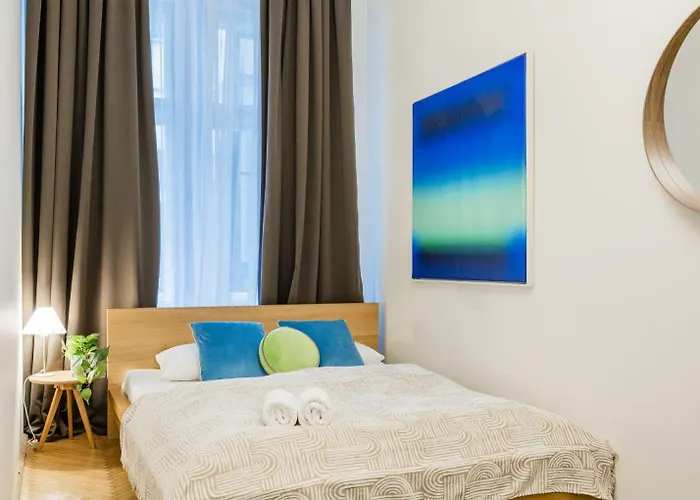 Chic 3br Gem In The Heart Of Budapest- Walk To Krudy St شقة بودابست
