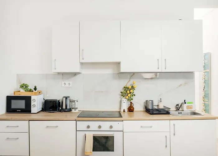 Chic 3br Gem In The Heart Of Budapest- Walk To Krudy St 아파트 부다페스트