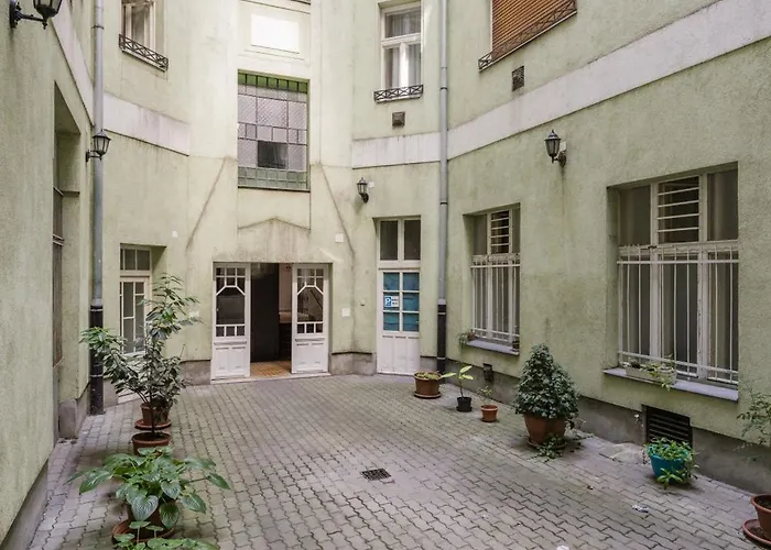 Chic 3br Gem In The Heart Of Budapest- Walk To Krudy St 부다페스트