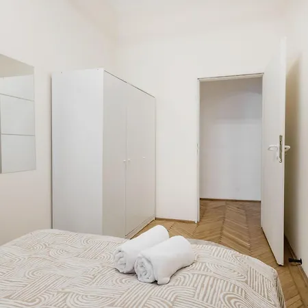 Apartamento Chic 3br Gem In The Heart Of Budapest- Walk To Krudy St