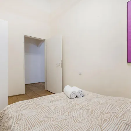 Chic 3br Gem In The Heart Of Budapest- Walk To Krudy St Daire