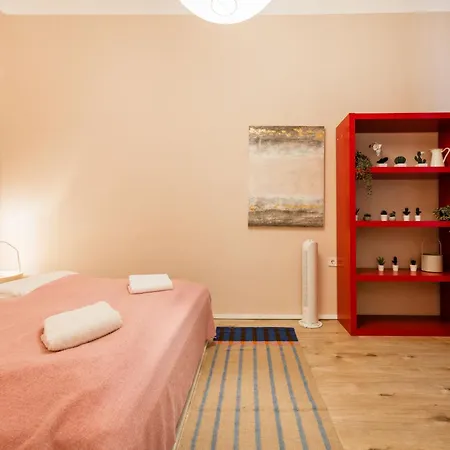 Chic 3br Gem In The Heart Of Budapest- Walk To Krudy St Budapeste