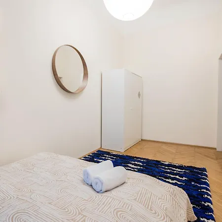 Chic 3br Gem In The Heart Of Budapest- Walk To Krudy St * Budapeste