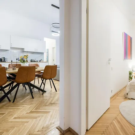 Chic 3br Gem In The Heart Of Budapest- Walk To Krudy St * Budapeste