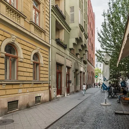 Daire Chic 3br Gem In The Heart Of Budapest- Walk To Krudy St