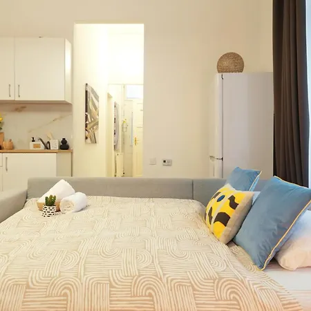 Chic 3br Gem In The 8th - Walk To Krudy St Apartmán *